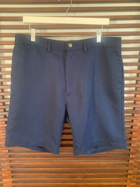 🎉NEW LISTING!🎉Roundtree & Yorke Men's Navy Chino Shorts